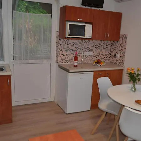 Apartment Arapartman *